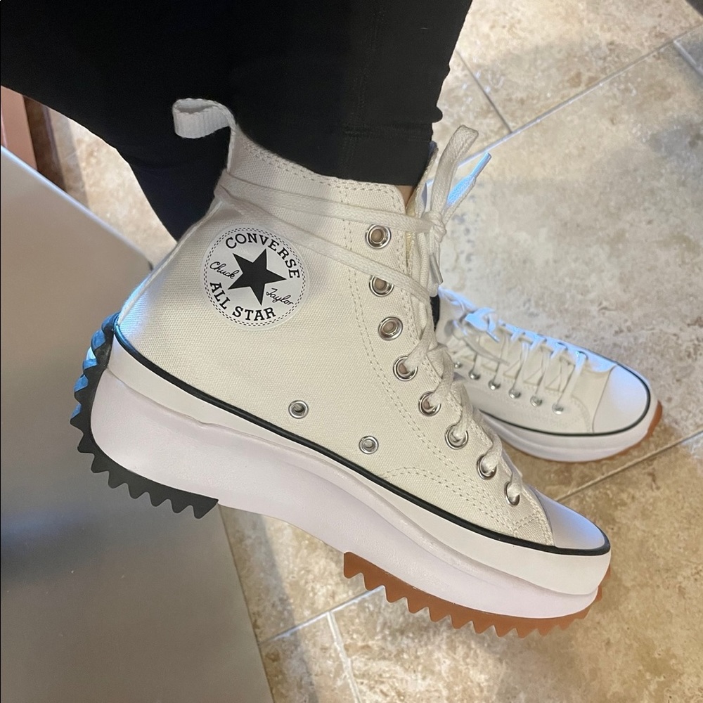 NEVER WORN W/ BOX Converse Run Star Hike High Top